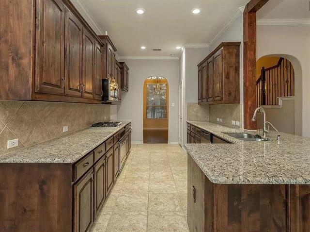 Building Photo - 2817 Pioneer Dr