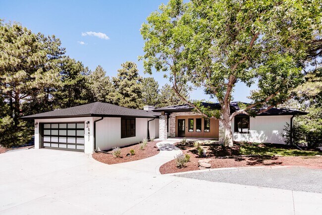 Primary Photo - Custom Remodeled 4bd/4ba House in Greenwoo...