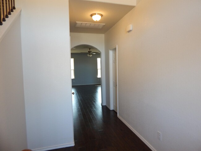 Building Photo - 1310 Stonewall Ridge