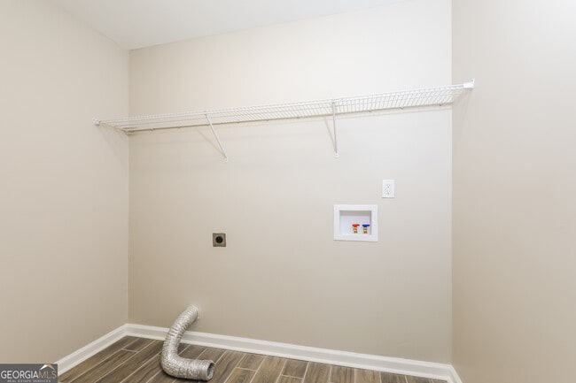 Building Photo - 219 Deerfield Dr