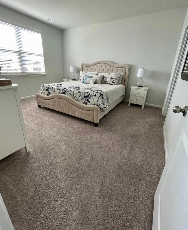 Building Photo - 2156 Ainsley Dr