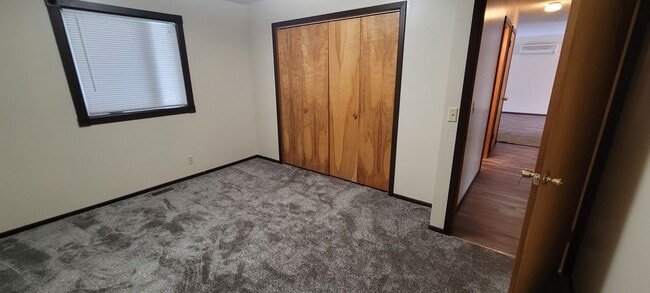 Building Photo - 306 Norwood Dr NE