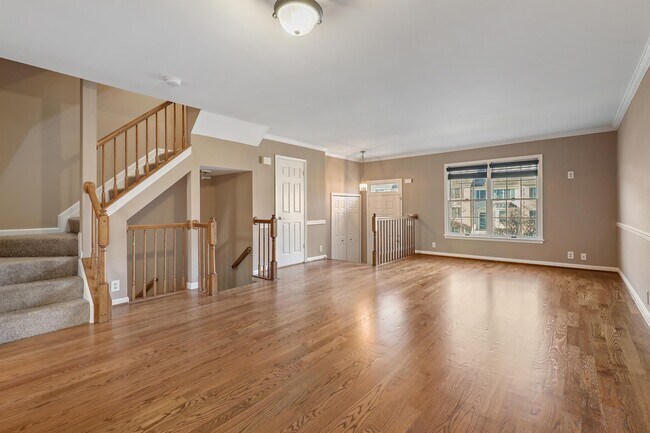 Building Photo - 923 Hidden Moss Dr