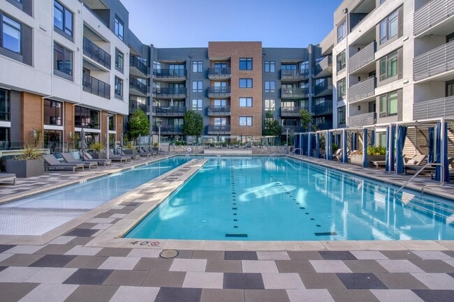 Building Photo - 3578 Rambla Pl