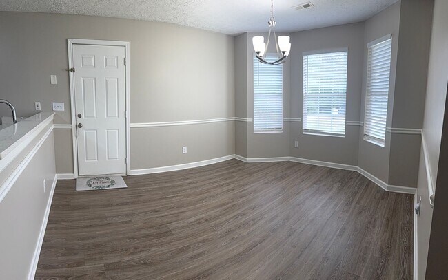 Building Photo - Immaculately Clean 3Bed/2Bath home for lease in Jonesboro