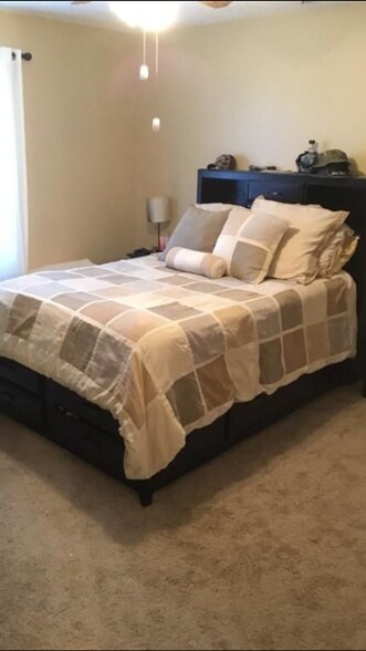 Bedroom - 324 Cobblewood Arch