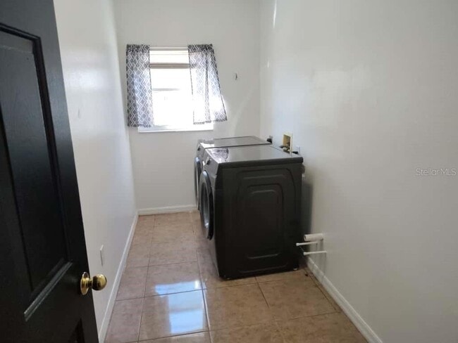 Building Photo - 4422 Evergreen Forest Loop