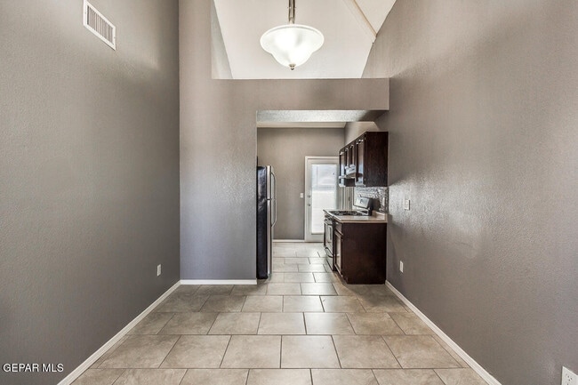 Building Photo - 14240 Bryce Dr