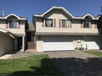 Building Photo - Updated 3 bedroom / 2 bathroom, Split Entr...