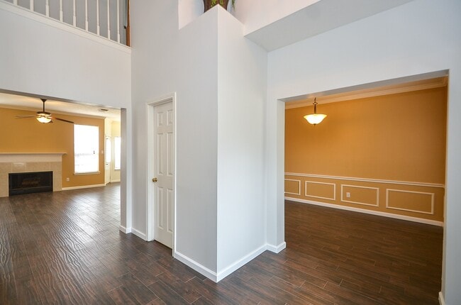 Building Photo - 16411 Sagewood Ct