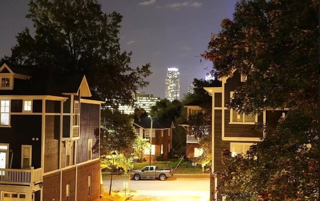 Building Photo - 1505 Walnut View Dr