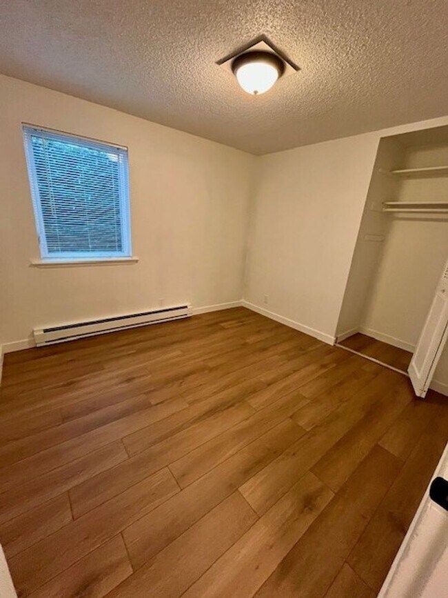 Building Photo - 1325-1327 Grant St