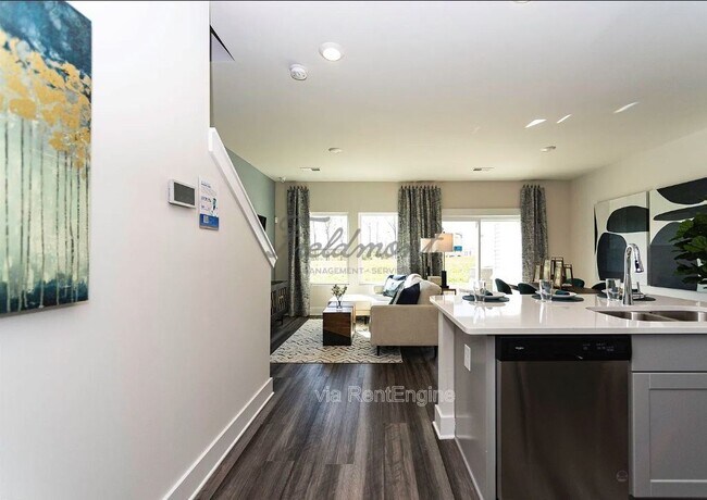 Building Photo - 429 Ellis Mill St