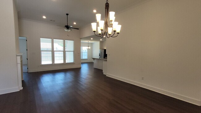 Building Photo - 4bed/3bath single story home in Denham Springs!
