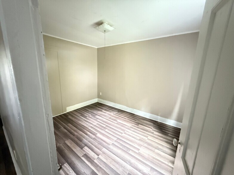 Building Photo - 215 Old Rte 22