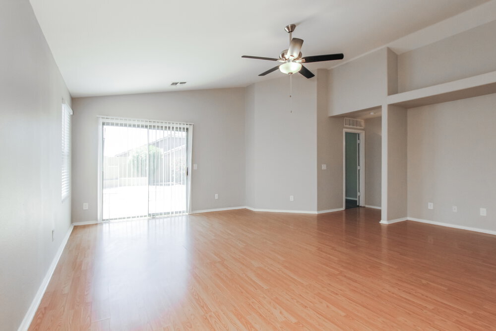 Building Photo - 15227 W Fillmore St