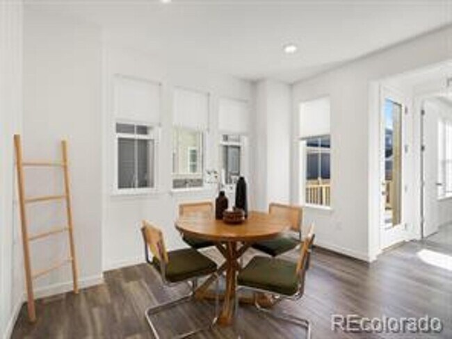 Building Photo - ***Beautiful 4 bed 3 bath nearly-new home ...