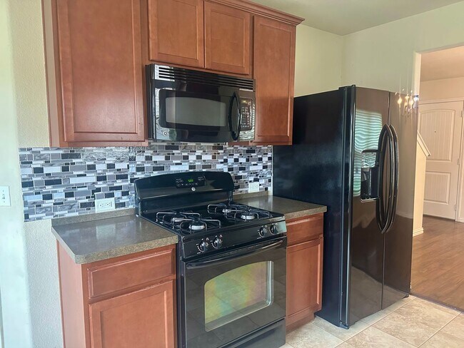 Building Photo - 3 Bed 2 Bath in Austin Tx
