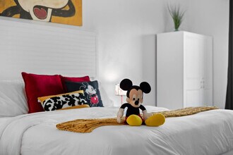 Building Photo - 8303 Palm Pkwy