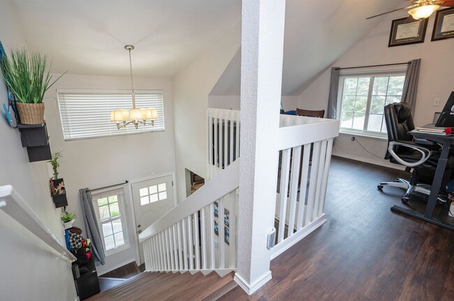 Building Photo - Spacious and Updated Rainier Meadows Home with Private Backyard