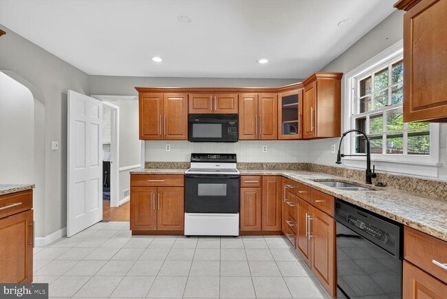 Building Photo - 5109 Blue Ridge Ave