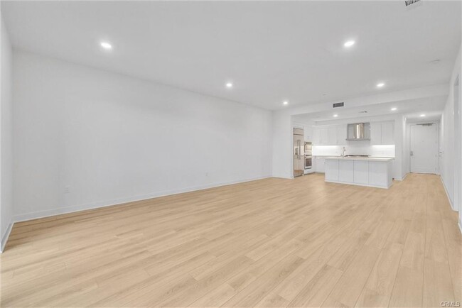 Building Photo - 2205 Rivington