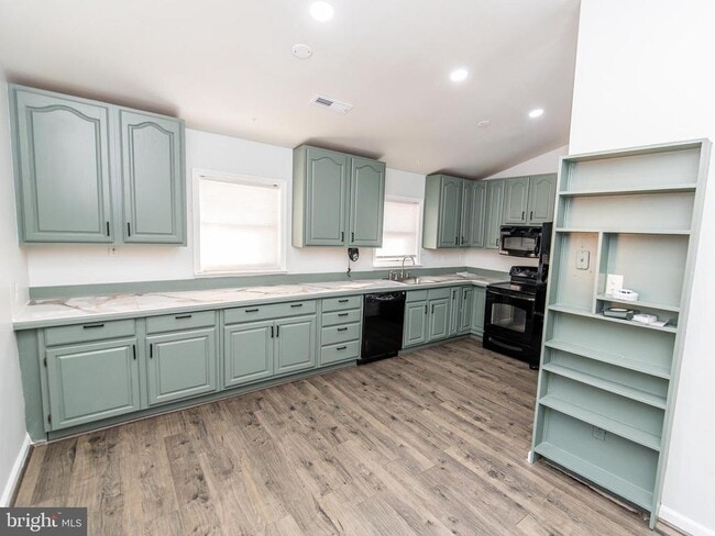 Building Photo - 15901 Perkins Ln