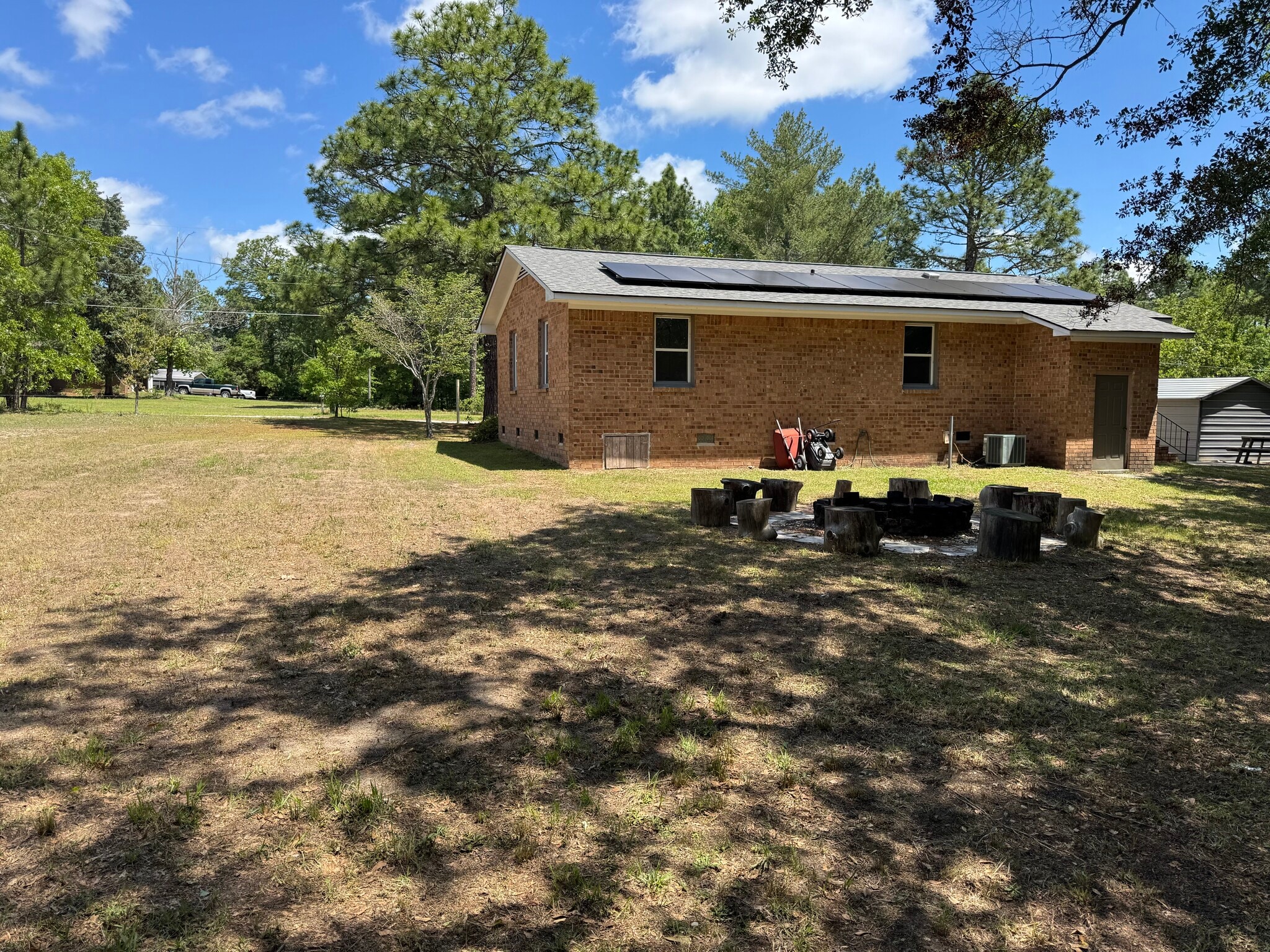 Building Photo - 317 Golden Jubilee Rd