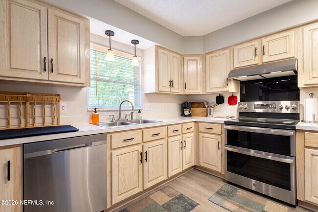 Building Photo - 4610 Saddlehorn Trail
