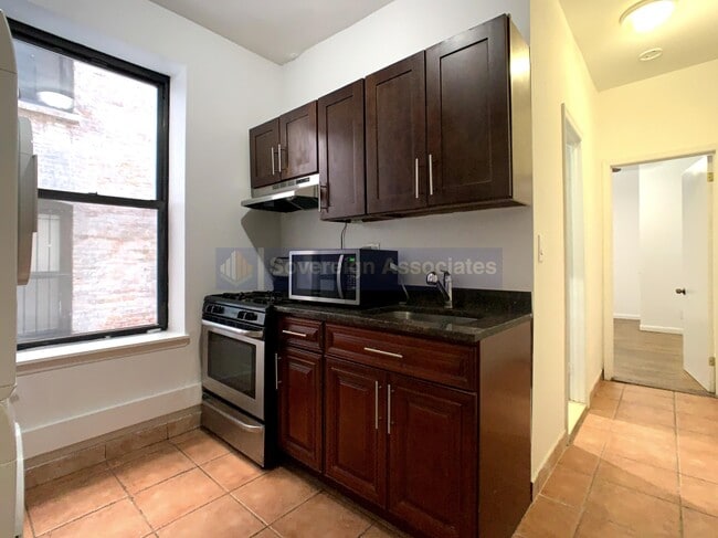 Building Photo - 186 Claremont Ave