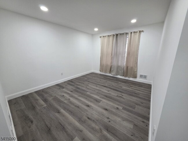 Building Photo - 260 Trenton Ave