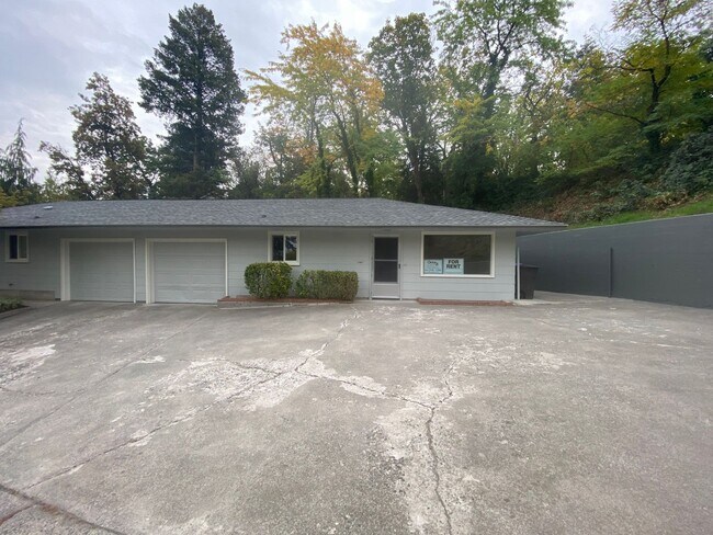 Building Photo - Johnson Duplex Apartments