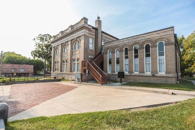 Building Photo - Carnegie