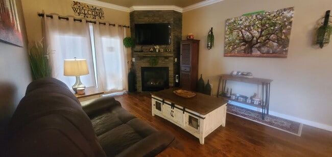 Building Photo - 6305 Locarno Dr