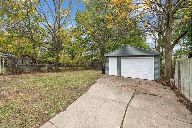Building Photo - 13410 Wainfleet Ave
