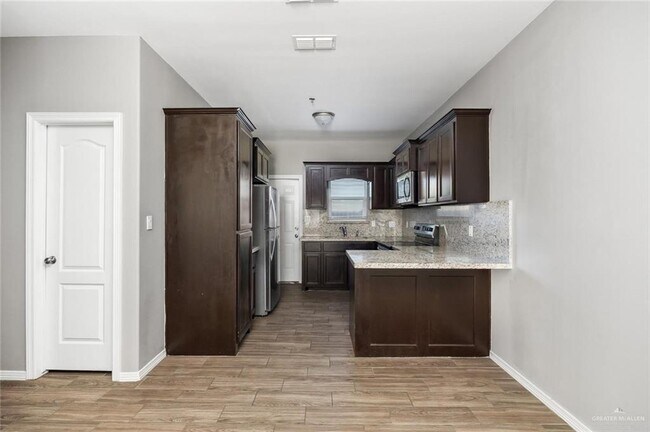 Building Photo - 9 Humming Bird Ct