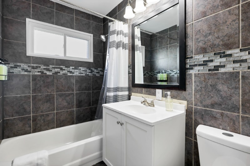 Building Photo - 3333 Dresden St