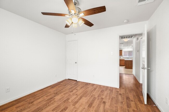 Building Photo - 3211 Falcon Trail Dr