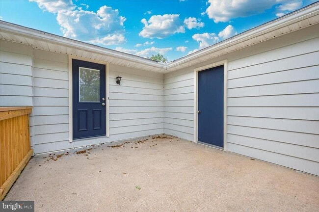 Building Photo - 6 Schaller Ln