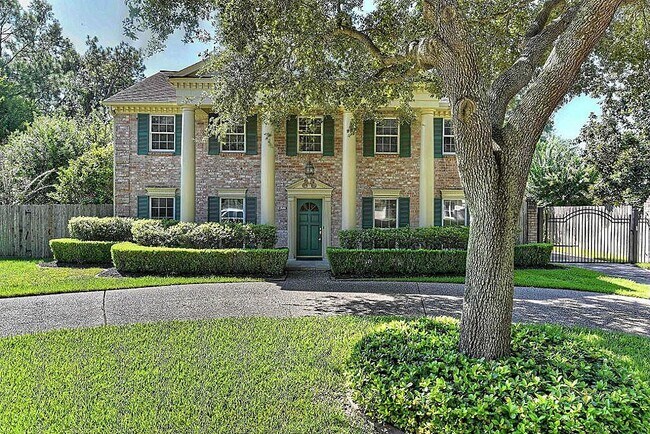 Primary Photo - 14627 Carolcrest Dr