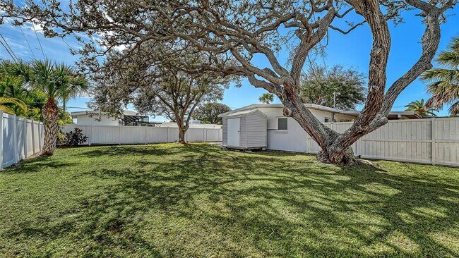 Building Photo - 817 Harbor Dr S