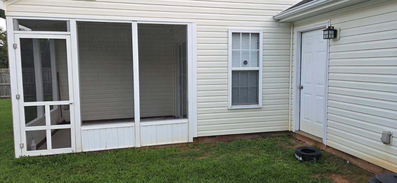 Screened porch - 3265 Trenchard Ln