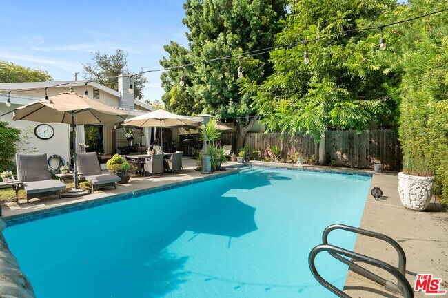 Building Photo - 12237 Hesby St