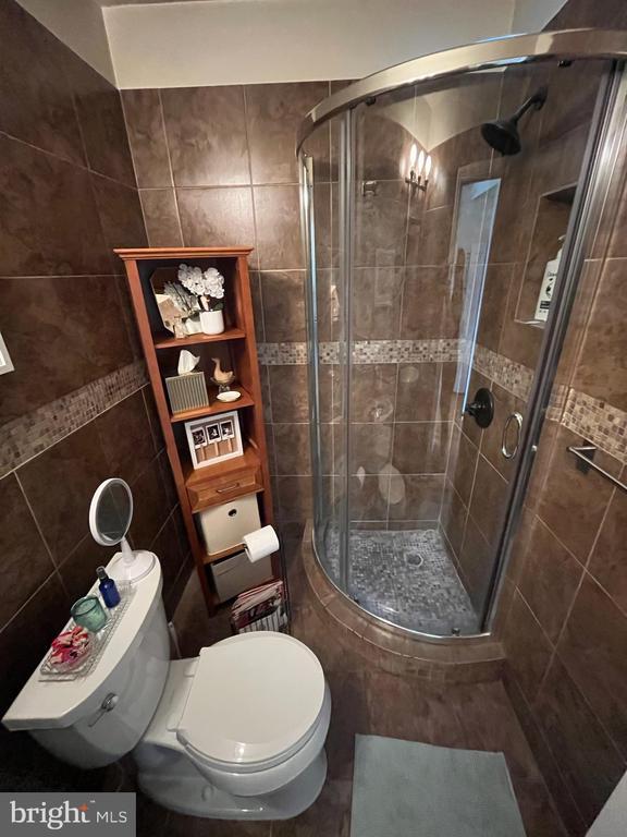 Building Photo - 717 Kearny St NE