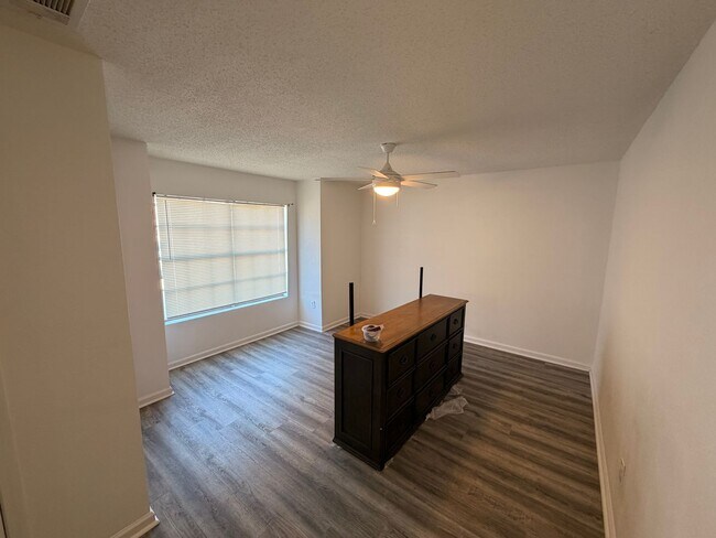 Building Photo - 109 Limoges St