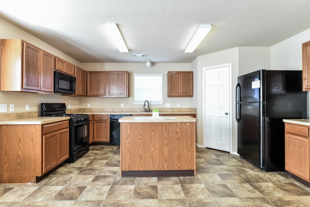 Building Photo - 2527 Floral Bloom Way