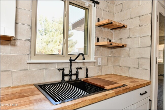 Building Photo - 3413 Tea Rose Pl