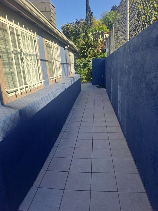 Building Photo - 3801 Ramboz Dr