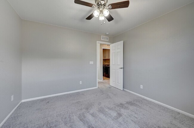 Building Photo - $3,325 - 3 Bed, 3 Bath Home in Centennial ...