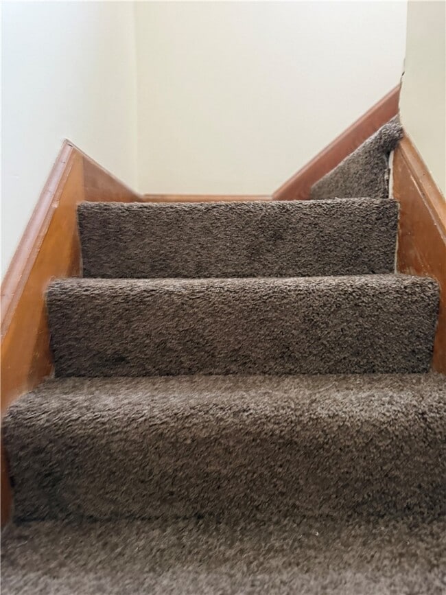 Building Photo - 127 W Main St